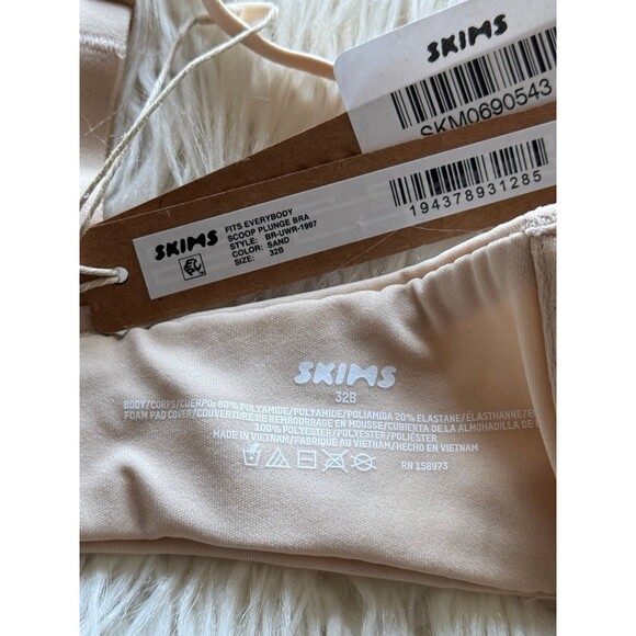 Skims Fits Everybody Plunge Bra Sand Size 32B - Picture 6 of 6